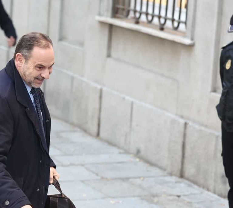 Anticorrupción pide mantener en prisión provisional a Ábalos y Koldo al persistir el riesgo de fuga