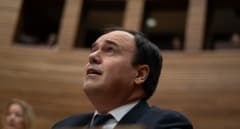 Pérez Llorca cumple con los guiños a Vox para su investidura y espera un apoyo que Abascal aproxima