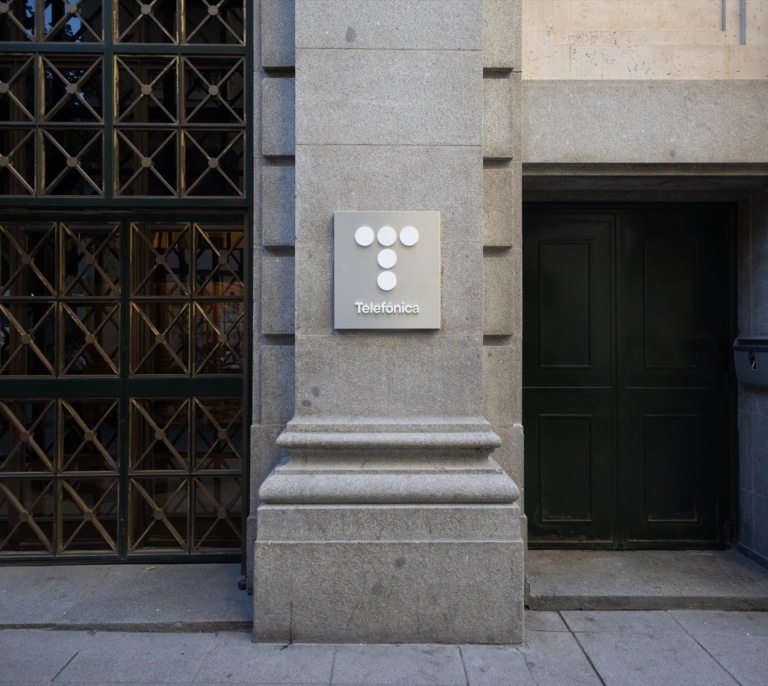 Telefónica y DAZN adquieren los derechos de emisión de LaLiga por 5.250 millones hasta 2032