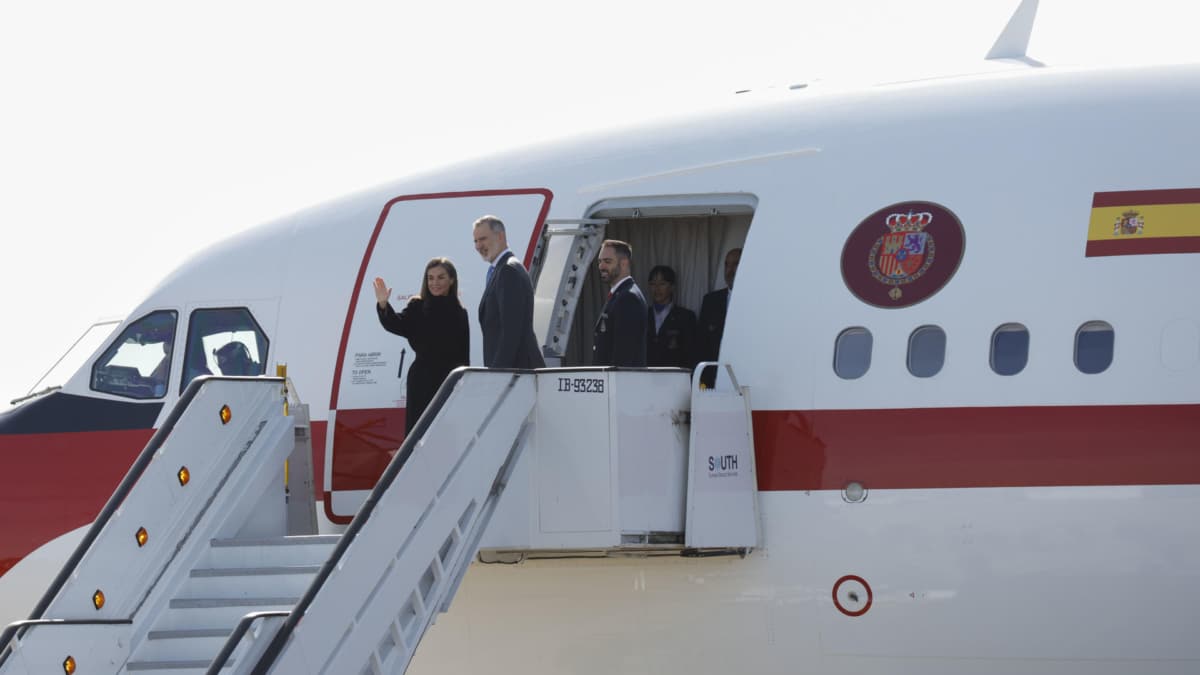 Los Reyes inician su primera visita de Estado a China para reforzar los lazos estratégicos y económicos