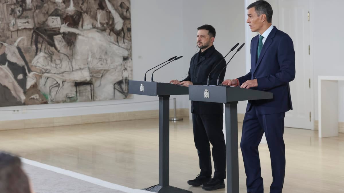 Zelenski visita el Reina Sofía y contempla el Guernica de Picasso acompañado de Pedro Sánchez