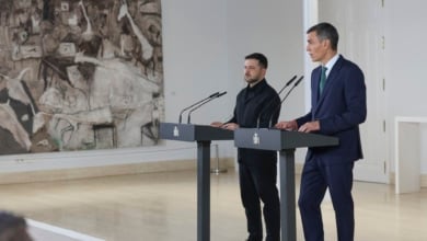 Zelenski visita el Reina Sofía y contempla el Guernica de Picasso acompañado de Pedro Sánchez