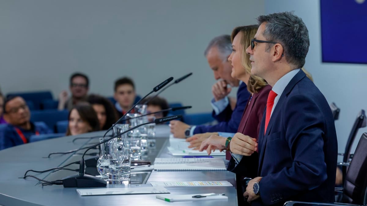 El ministro de Presidencia, Justicia y Relaciones con las Cortes, Félix Bolaños, durante la rueda de prensa posterior al Consejo de Ministros que se celebra en La Moncloa, este martes
