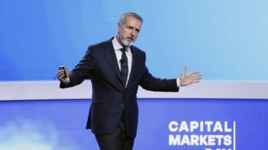 Telefónica se desploma en bolsa y cae a niveles de la llegada de Murtra