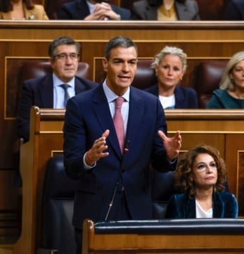 Sánchez insiste en su "tolerancia cero con la corrupción" y se escuda [...]