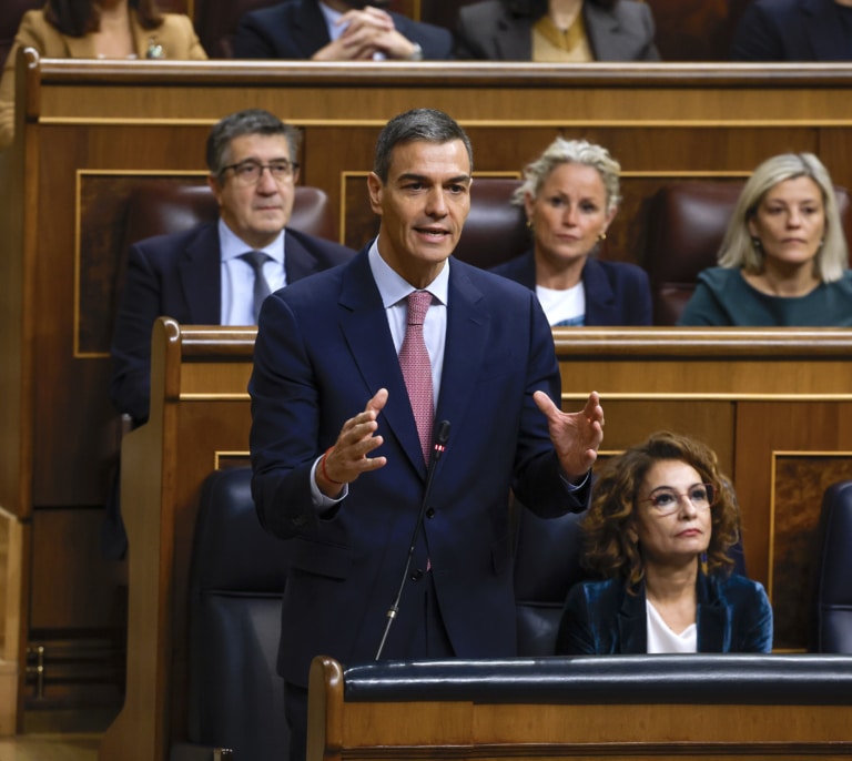 Sánchez insiste en su "tolerancia cero con la corrupción" y se escuda en el caso del PP en Almería y en Mazón para no responder de Cerdán