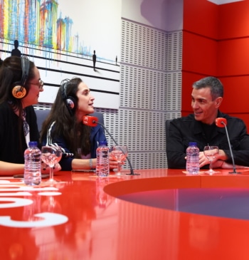 Sánchez coge la chupa de campaña y se pone en modo La [...]