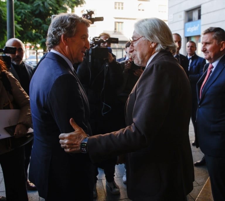 Feijóo insta a la patronal catalana a que presione a Junts para una moción de censura a Sánchez