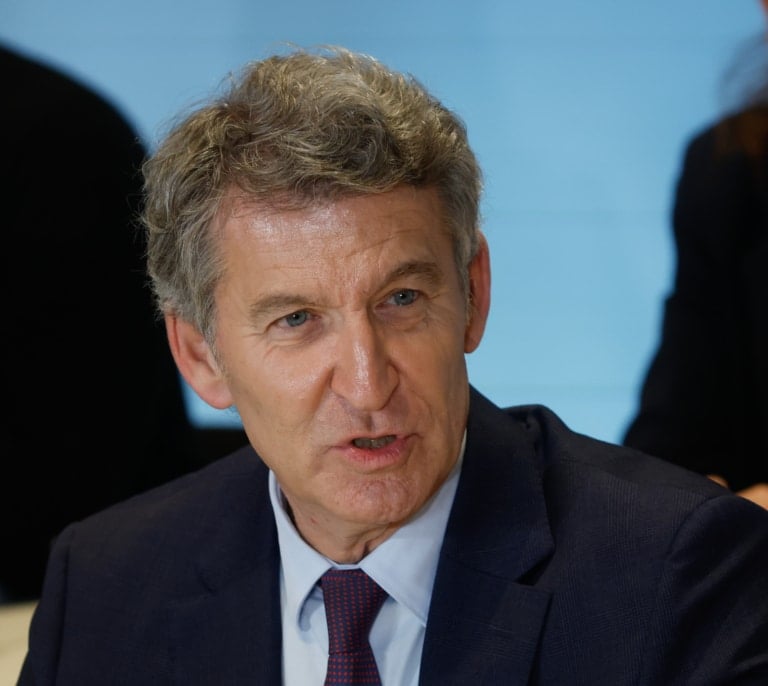 Génova quiere mantenerse al margen de la negociación para suceder a Mazón en Valencia