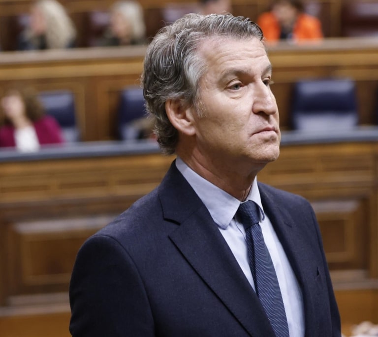 Feijóo debe presentar ya una moción de censura