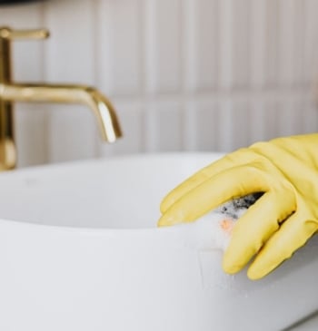 Los hábitos de limpieza que todos hacemos y que deberíamos cambiar