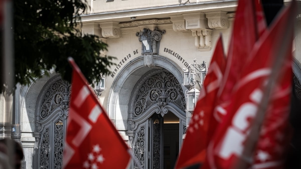 Movilizaciones de los sindicatos de las universidades públicas madrileñas, frente a la Consejería de Educación, Ciencias y Universidades
