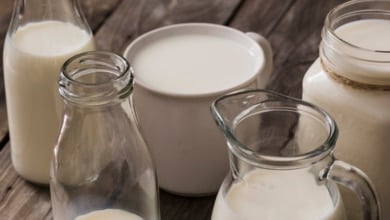 La OCU señala cuáles son los beneficios reales de la leche con colágeno para los huesos