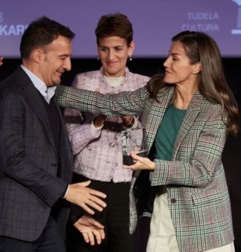 Homenaje en Tudela a un 'engañado' Amenábar con doña Letizia de por [...]