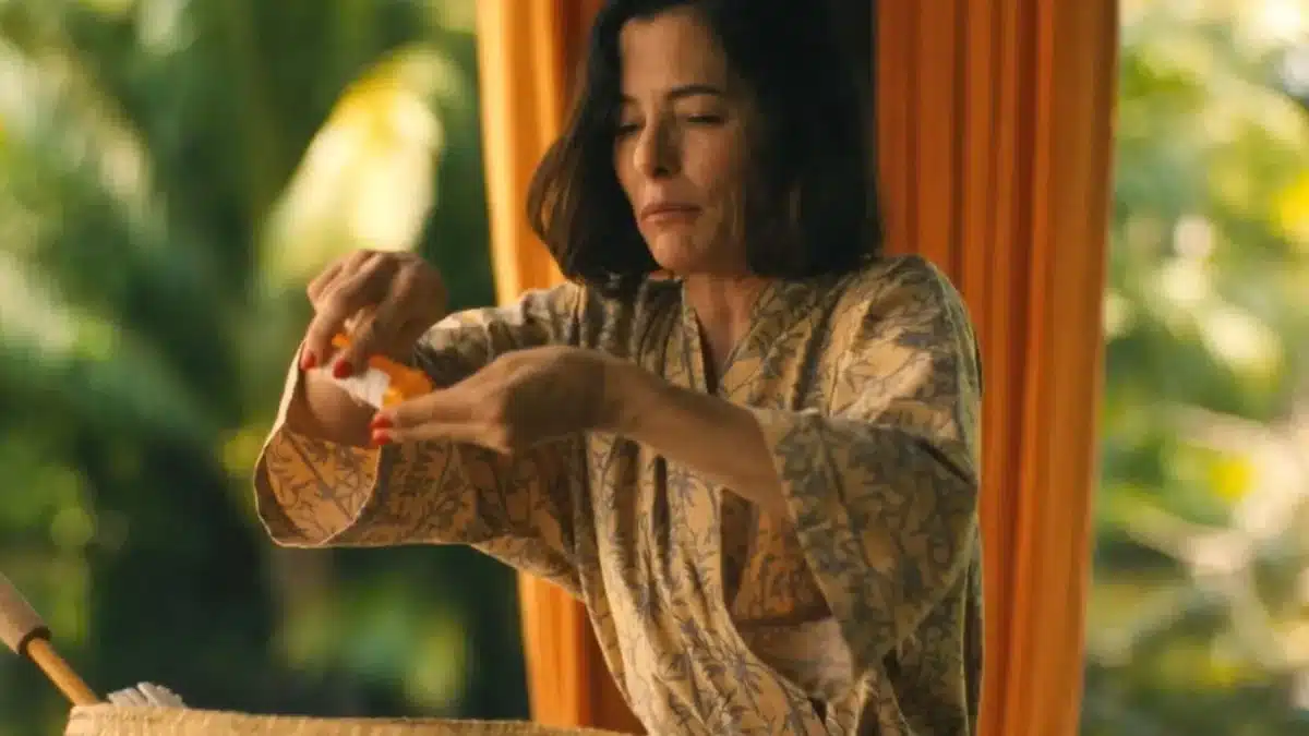 Victoria Ratliff (Parker Posey) toma lorazepam en 'The White Lotus'.