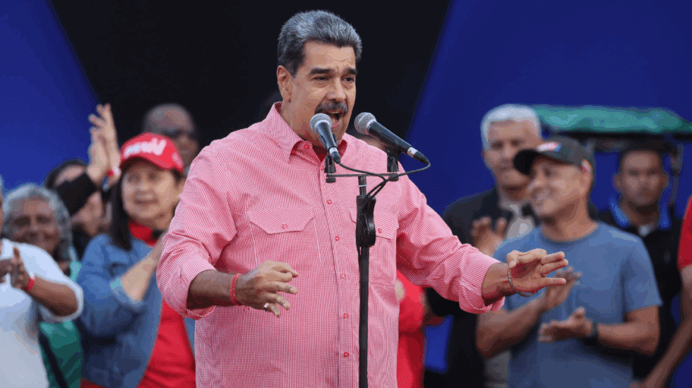 Maduro acusa a "sectores de poder" de EEUU de erosionar a Trump con el caso Epstein y Venezuela