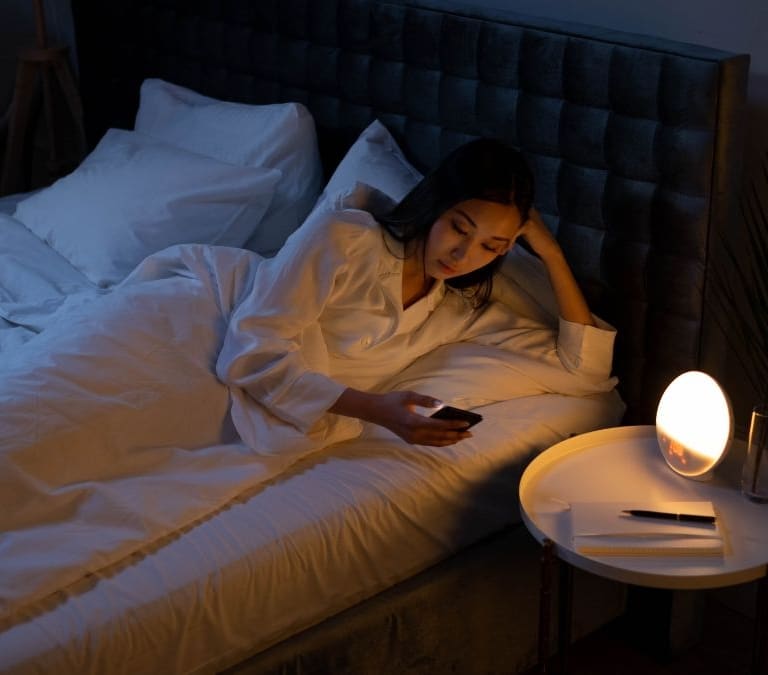 Los riesgos para la salud de consumir melatonina para combatir el insomnio