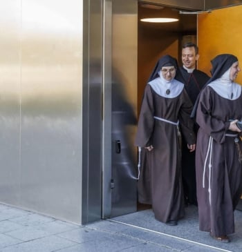 La Guardia Civil detiene a la exabadesa del convento de Belorado por [...]