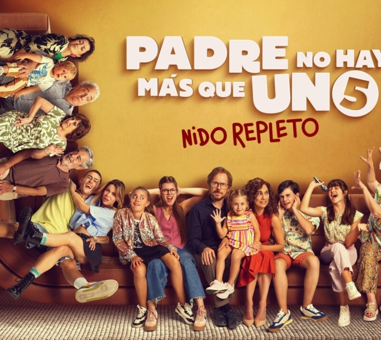 'Padre no hay más que uno 5' se estrena hoy en plataformas: dónde ver 'online' la película española más vista este año