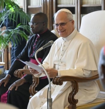 El papa León XIV defiende que la Iglesia en América "no borró [...]