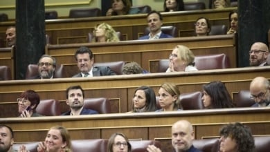 Las abstenciones de Podemos y Compromís dejan en manos de Junts la senda de estabilidad del Gobierno