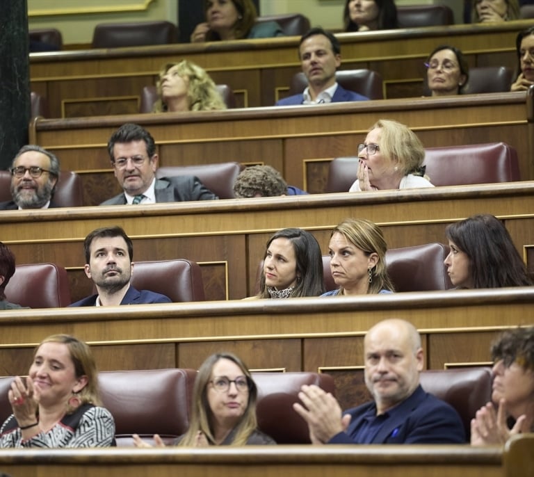 Las abstenciones de Podemos y Compromís dejan en manos de Junts la senda de estabilidad del Gobierno