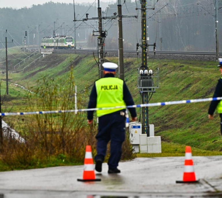 Polonia denuncia "un acto de sabotaje sin precedentes" en una vía férrea en la ruta de ayuda a Ucrania