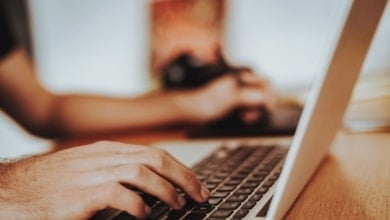 Un estudio revela que 7 de cada 10 españoles sitúan el precio como el factor más importante al comprar ropa