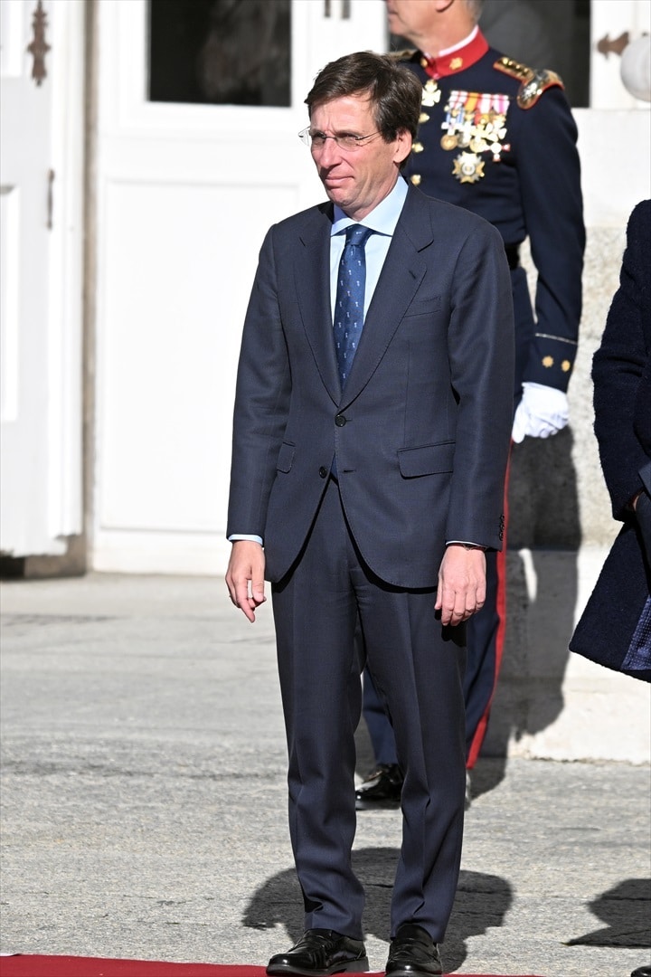 El alcalde de Madrid, José Luis Martínez-Almeida, durante la recepción con honores celebrada en el Palacio Real, a 26 de noviembre de 2025, en Madrid (España). José Oliva / Europa Press REYES;PRESIDENTE;ALEMANIA;VISITA DE ESTADO;PALACIO REAL 26/11/2025