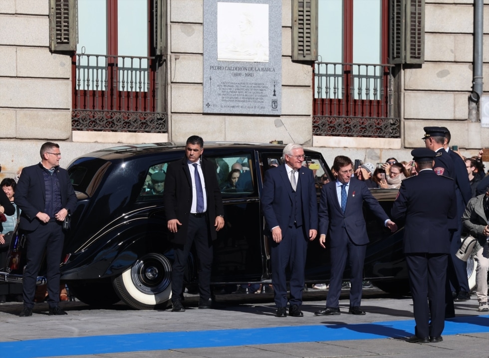 El alcalde de Madrid, José Luis Martínez-Almeida, entrega la Llave de Oro de la Villa de Madrid al presidente de Alemania, Frank-Walter Steinmeier, a 26 de noviembre de 2025, en Madrid (España). El presidente de la República Federal de Alemania, realiza la que será su primera visita de Estado a España. Marta Fernández / Europa Press 26/11/2025