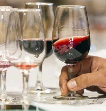 Cada litro de vino de Ribera del Duero aporta 18,4 euros al [...]