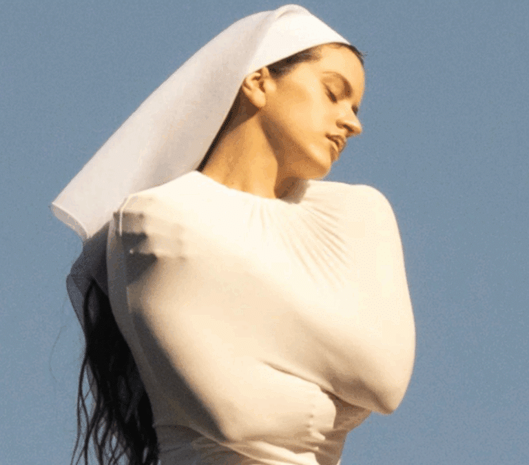 'LUX' ya supera el fenómeno Motomami y desbanca a Taylor Swift en Spotify