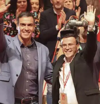 Feijóo ironiza con el hermano de Sánchez: "Sólo falta que vaya de [...]