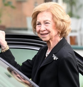 Doña Sofía con toisón (y en la garita)