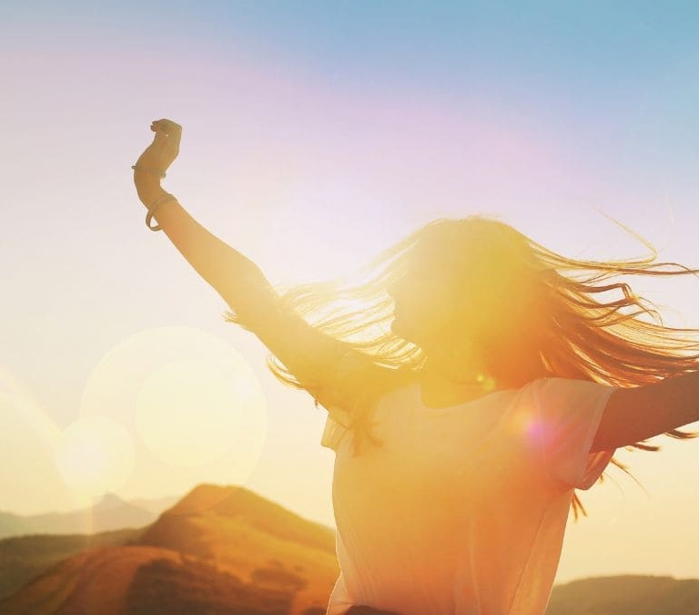 Una experta señala la importancia de la luz solar para las hormonas de las mujeres