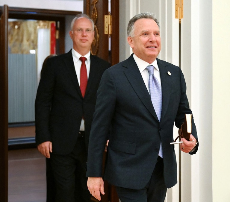 Qué pasa cuando dos hombres de negocios al servicio de Trump y Putin se ocupan de la paz en Ucrania