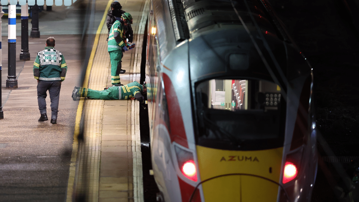 Personal de Emergencias en la estación de Cambridgeshire donde se detuvo el tren tras el ataque con cuchillo de este sábado.