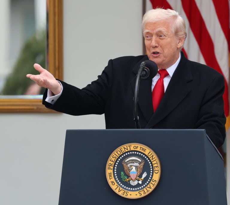 Trump anuncia el cierre del espacio aéreo de Venezuela