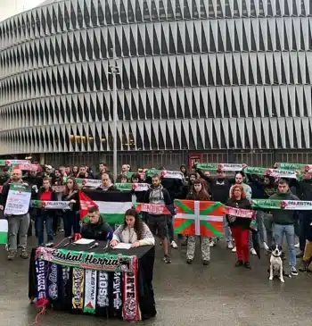 Grupos abertzales radicales convierten el Euskadi-Palestina en un partido de alta tensión