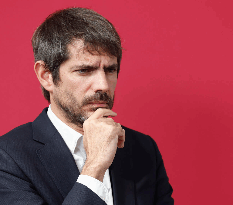 Urtasun barajó presentarse por los 'comunes' a la alcaldía de Barcelona, pero no recibió el apoyo de Colau