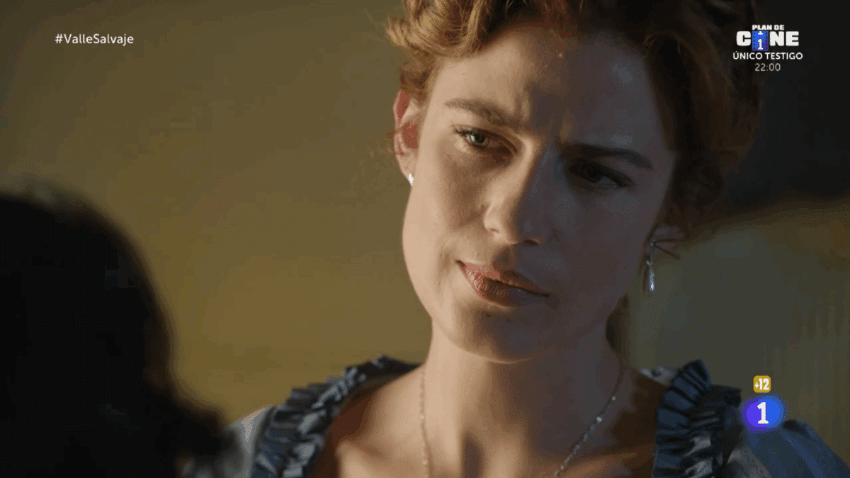 Adriana lee la carta que dejó Isabel antes de su marcha de Valle Salvaje