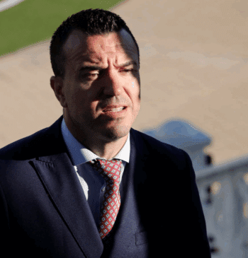 Vicente Mompó, el político del "camino del medio" que puede sustituir a [...]