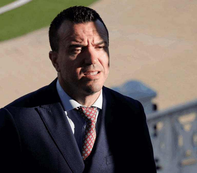 Vicente Mompó, el político del "camino del medio" que puede sustituir a Mazón