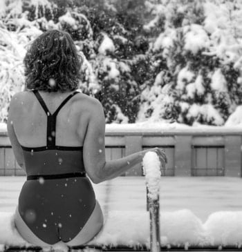 Baños en agua helada: beneficios para la salud de esta tradición nórdica