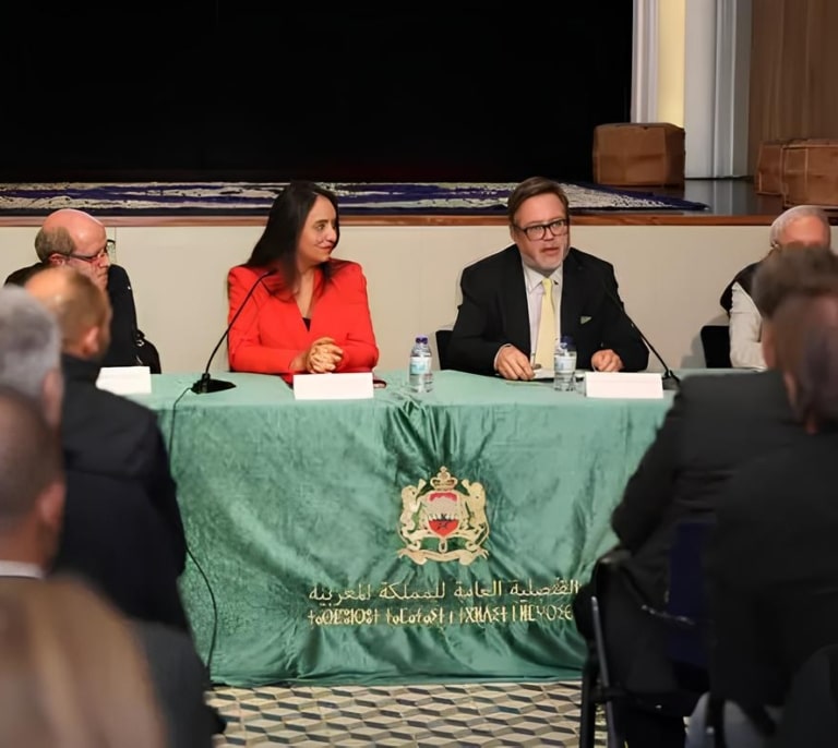 El presidente del Puerto de Tarragona, dirigente del PSC, festeja la Marcha Verde en un acto organizado junto a Marruecos