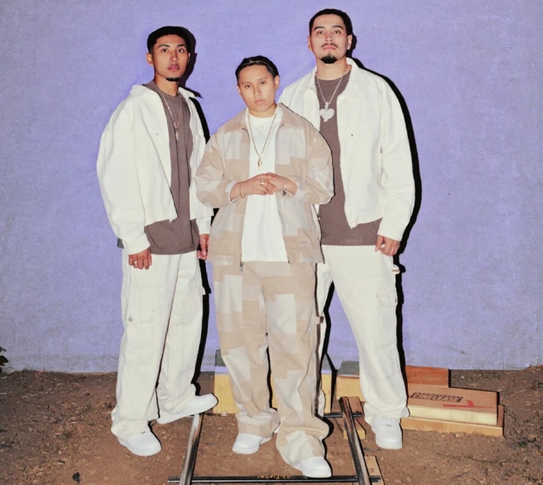 Quiénes son Yahritza y su Esencia, el trío que colabora con Rosalía en 'La perla'