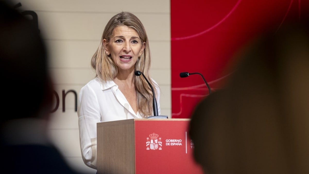 Díaz anuncia que mañana se aprobará el desarrollo reglamentario de los contratos formativos