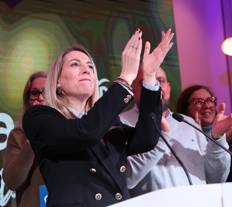 El PP depende de Vox para gobernar en Extremadura a pesar del hundimiento del PSOE