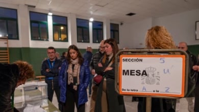 La participación en las elecciones de Extremadura cae más de seis puntos hasta las 18:00 horas