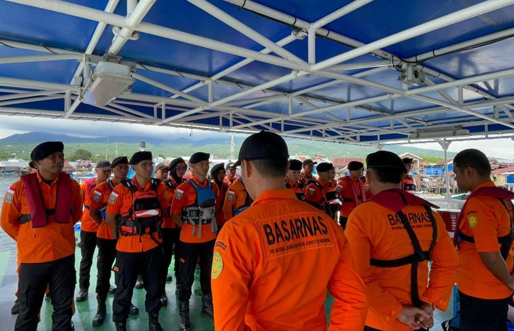 Las familias de los desaparecidos en Indonesia piden mantener la búsqueda hasta encontrarlos